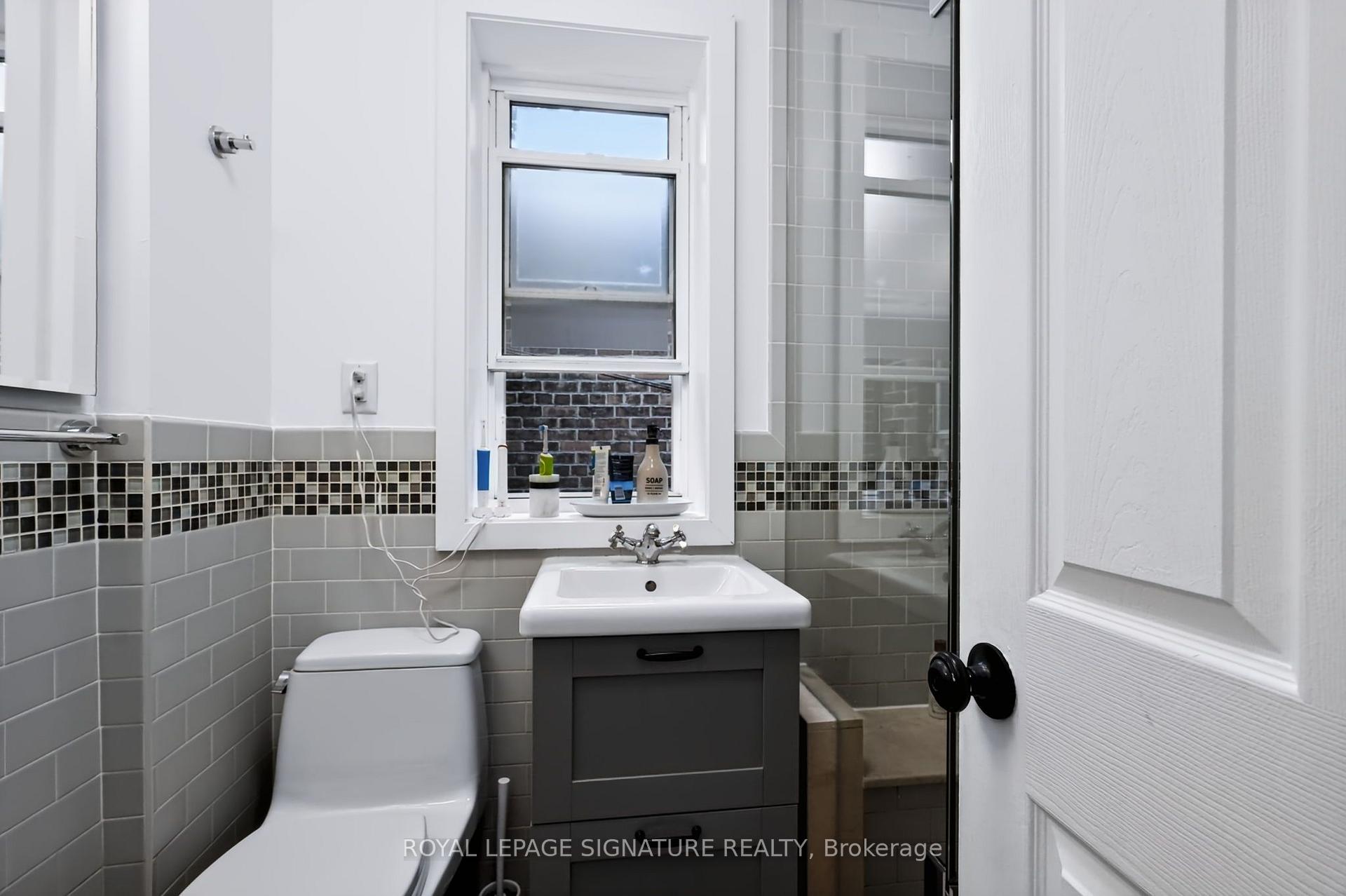 Photo 22 of 37 Strathcona Avenue, Toronto, North Riverdale — HOMEH