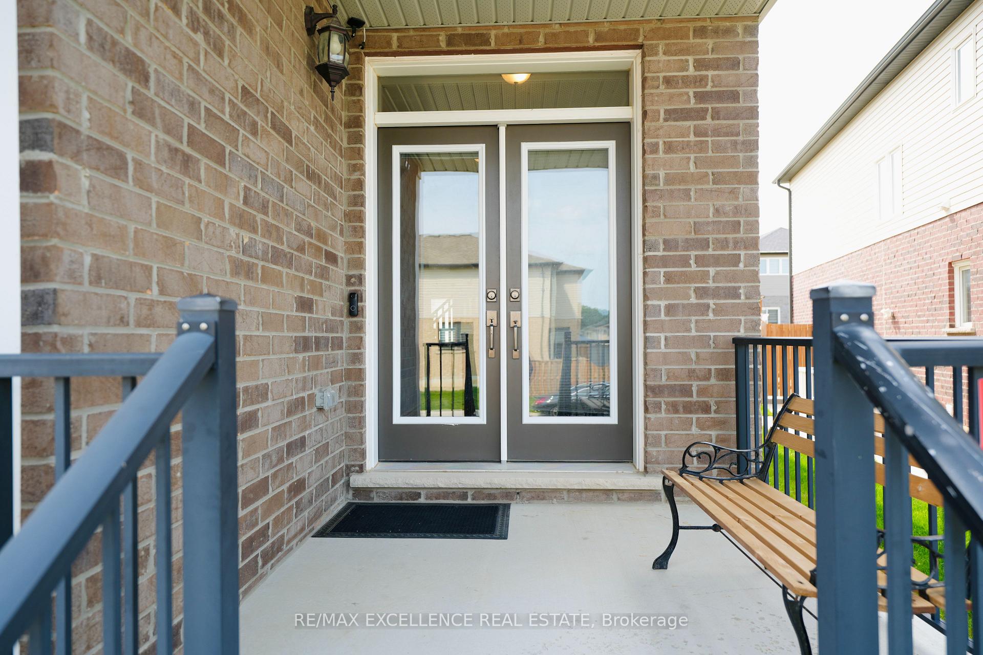Photo 5 of 2443 Bennett Cross, London, South U — HOMEH