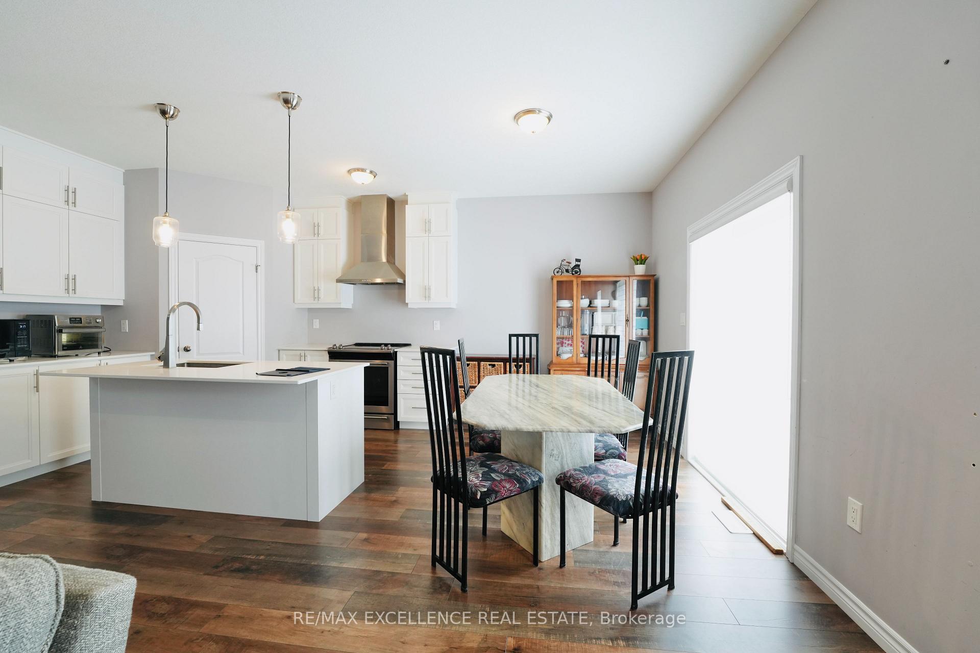 Photo 18 of 2443 Bennett Cross, London, South U — HOMEH