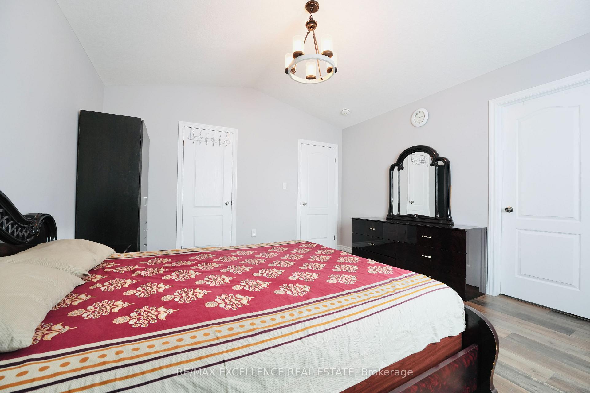 Photo 21 of 2443 Bennett Cross, London, South U — HOMEH