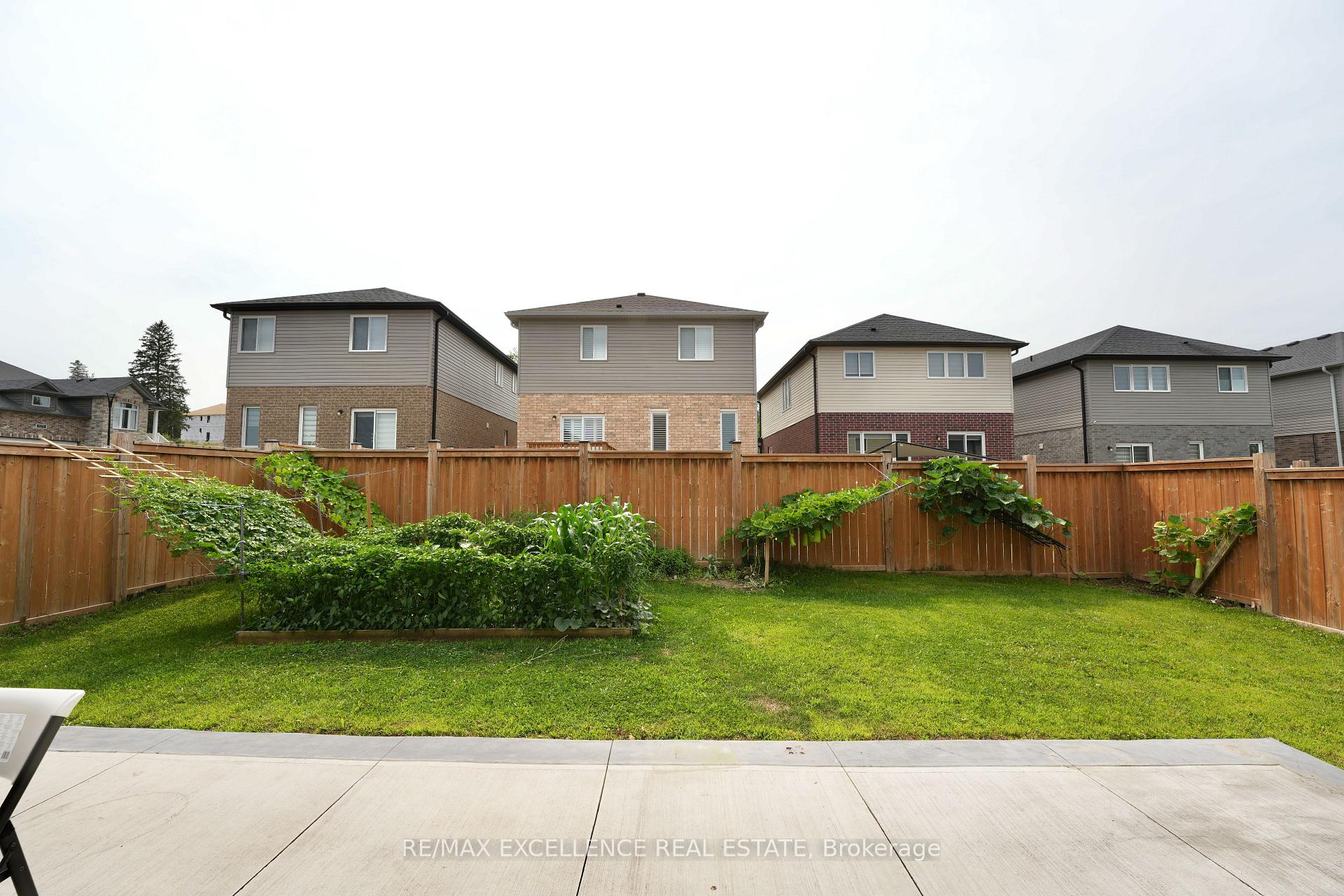 Photo 36 of 2443 Bennett Cross, London, South U — HOMEH