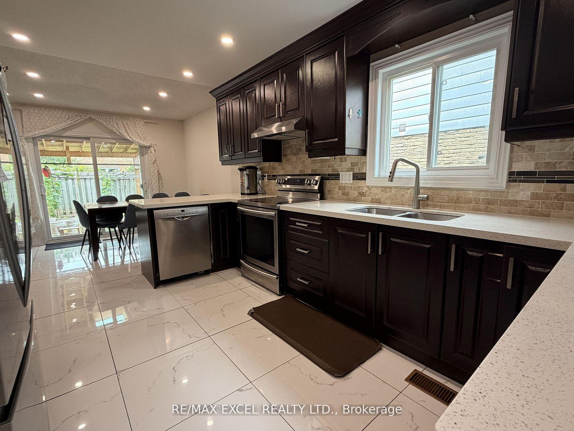 Photo 31 of 50 Shootfield Crescent, Scarborough, Agincourt North — HOMEH