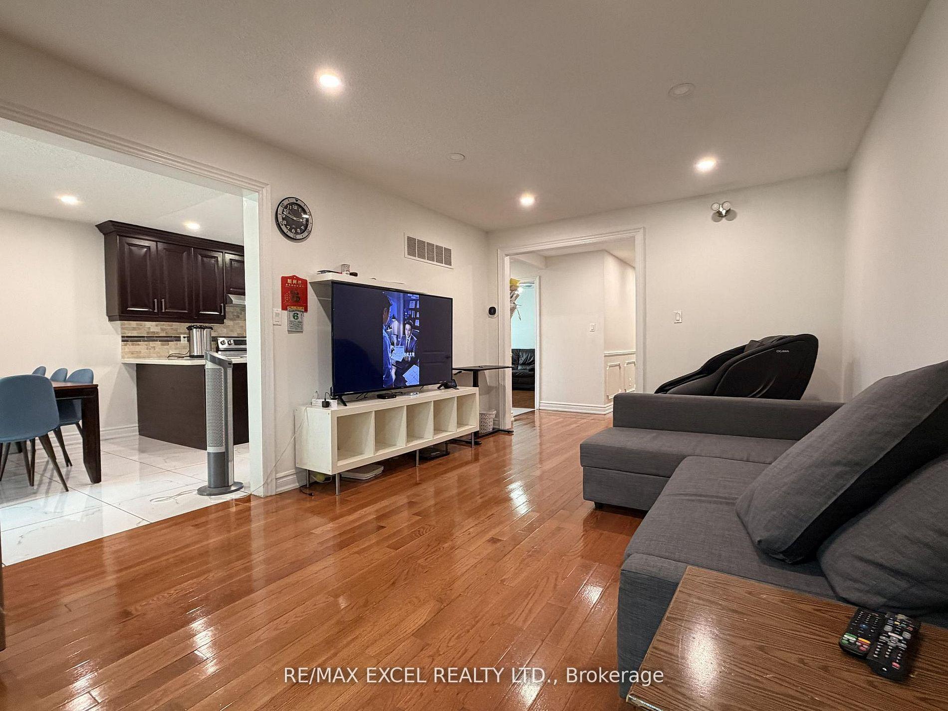 Photo 22 of 50 Shootfield Crescent, Scarborough, Agincourt North — HOMEH