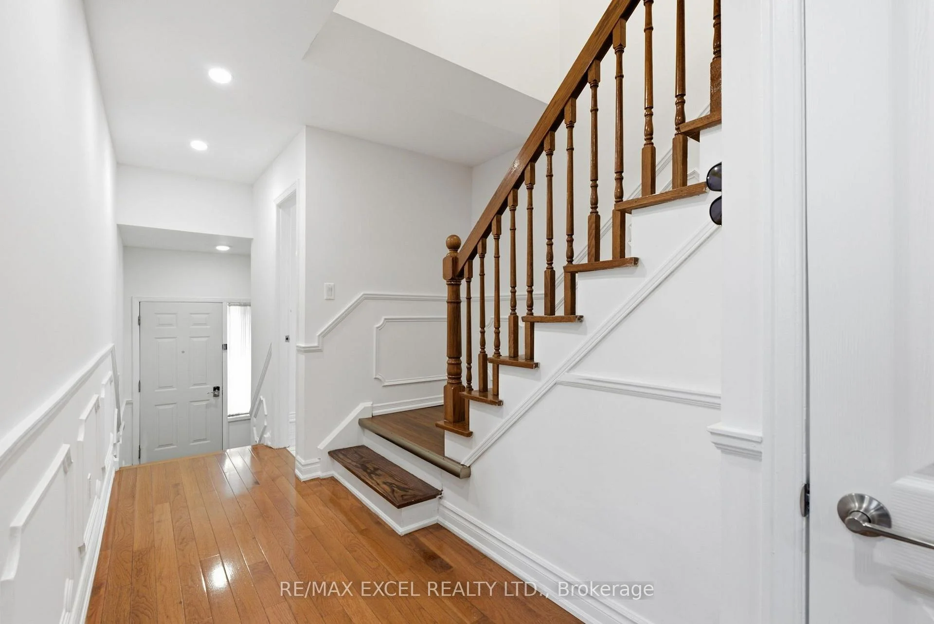 Photo 12 of 50 Shootfield Crescent, Scarborough, Agincourt North — HOMEH