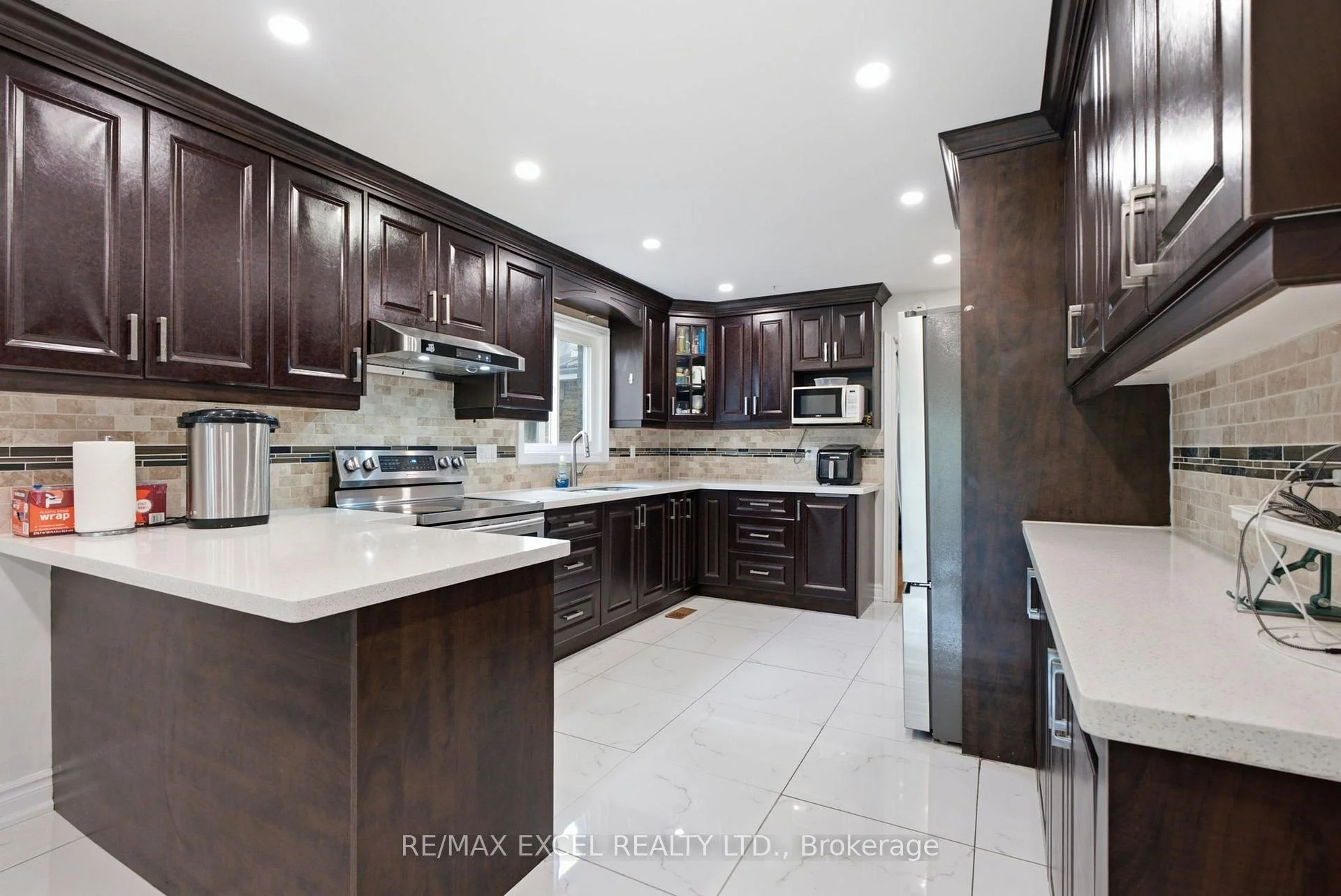 Photo 24 of 50 Shootfield Crescent, Scarborough, Agincourt North — HOMEH