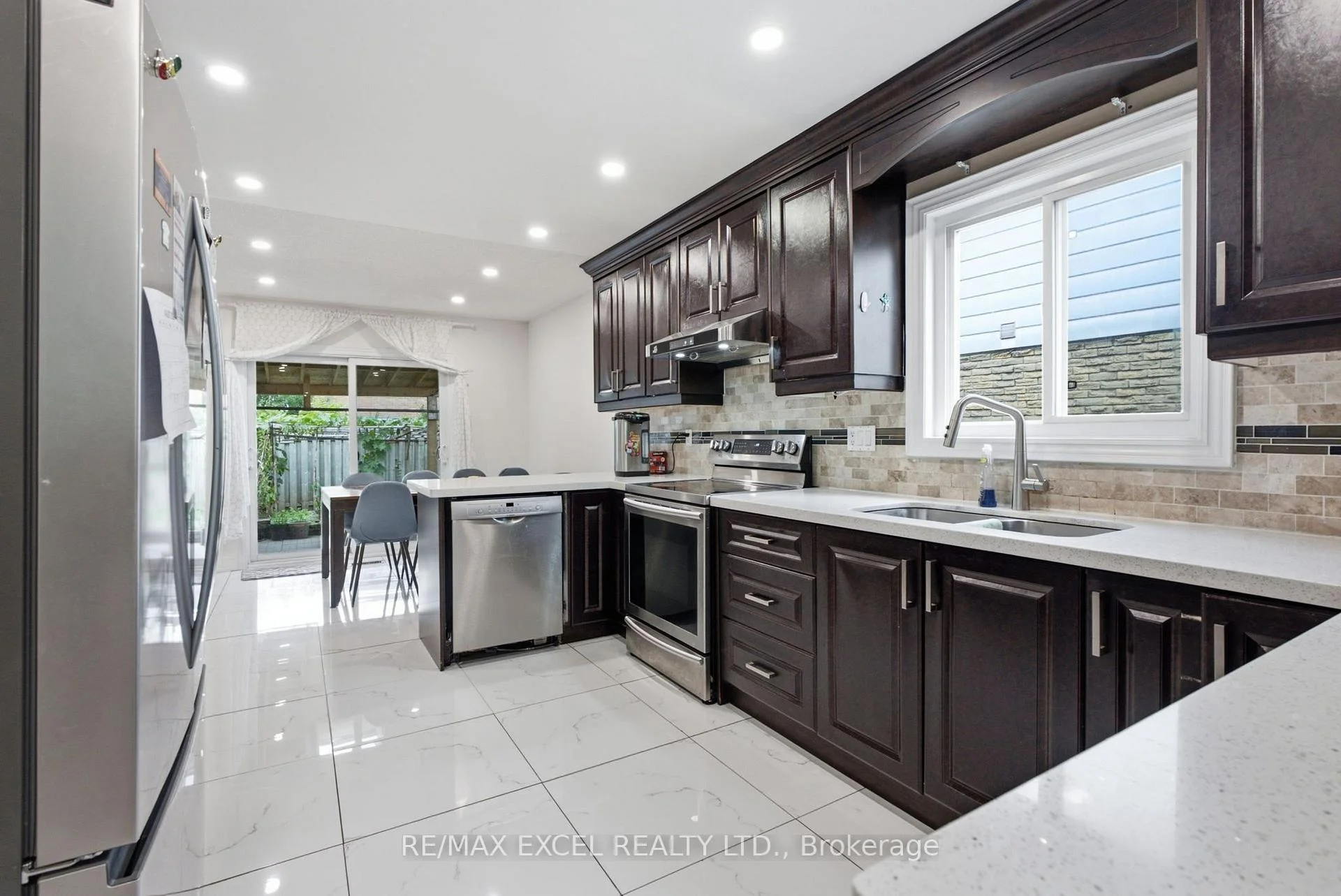 Photo 27 of 50 Shootfield Crescent, Scarborough, Agincourt North — HOMEH