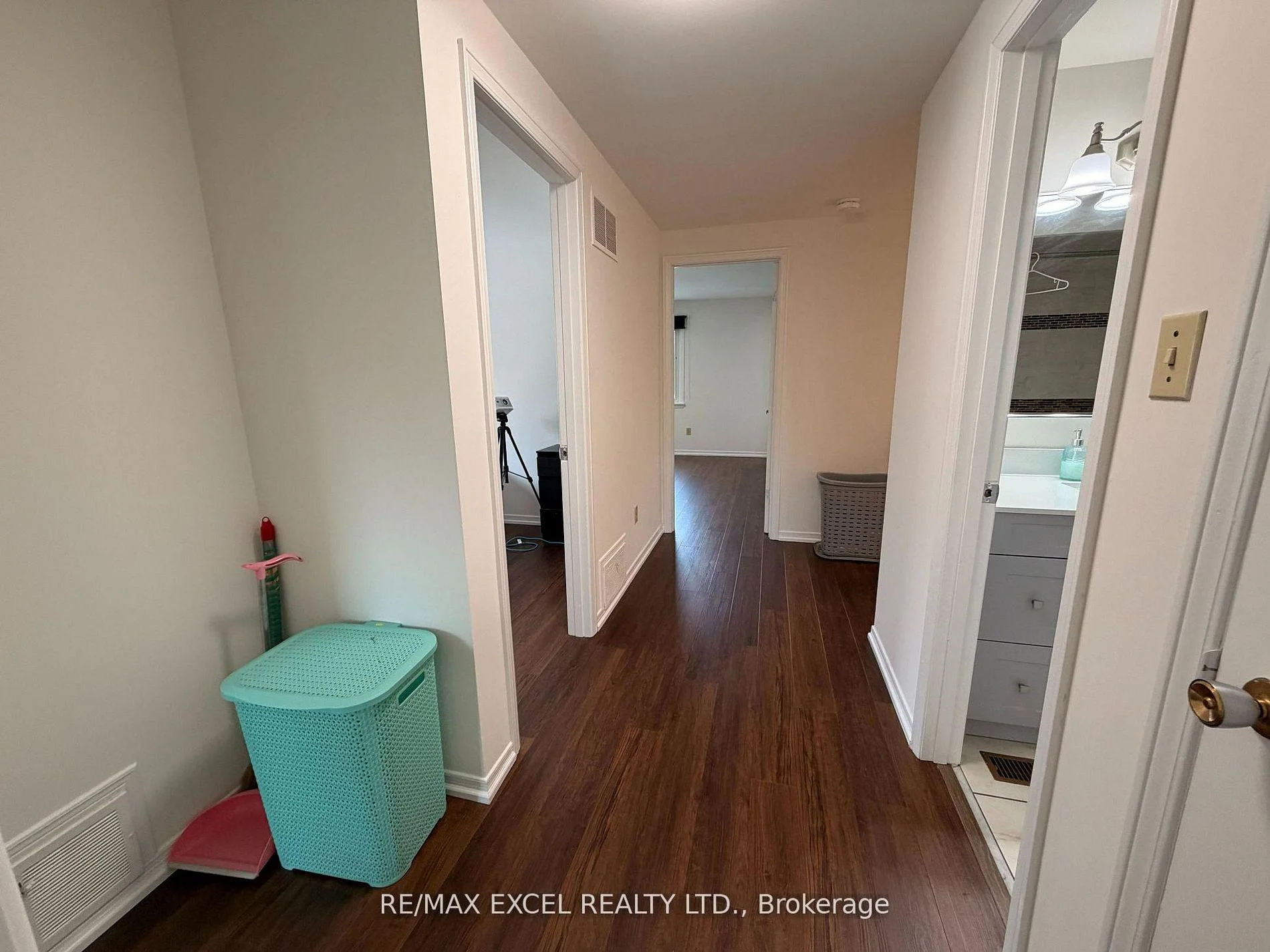 Photo 41 of 50 Shootfield Crescent, Scarborough, Agincourt North — HOMEH