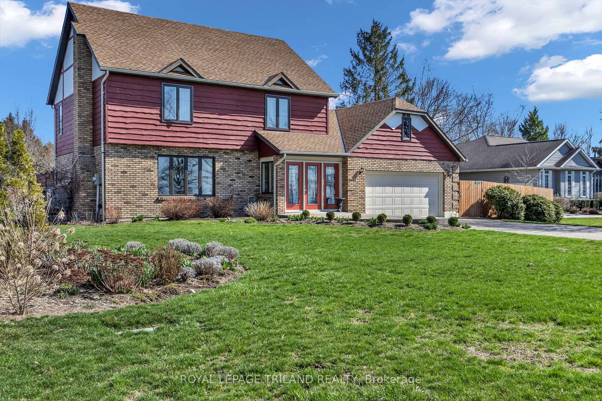 Photo 2 of 5257 Cliff Road, Lambton Shores — HOMEH