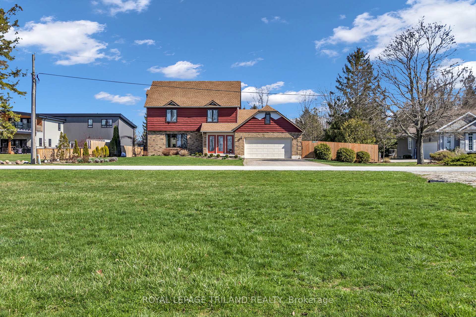 Photo 3 of 5257 Cliff Road, Lambton Shores — HOMEH