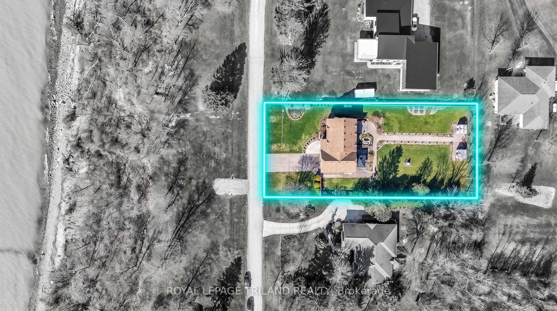 Photo 4 of 5257 Cliff Road, Lambton Shores — HOMEH