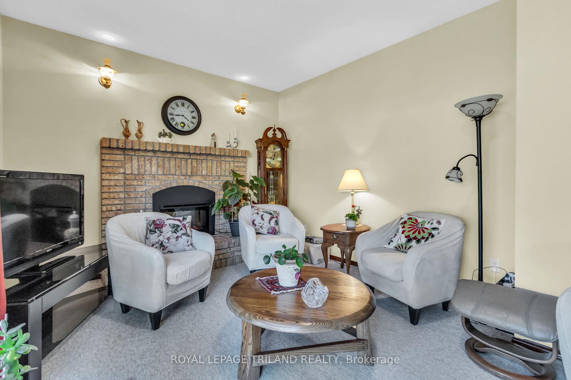 Photo 21 of 5257 Cliff Road, Lambton Shores — HOMEH