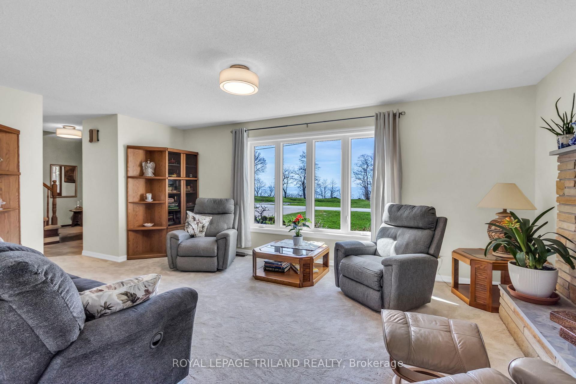 Photo 24 of 5257 Cliff Road, Lambton Shores — HOMEH