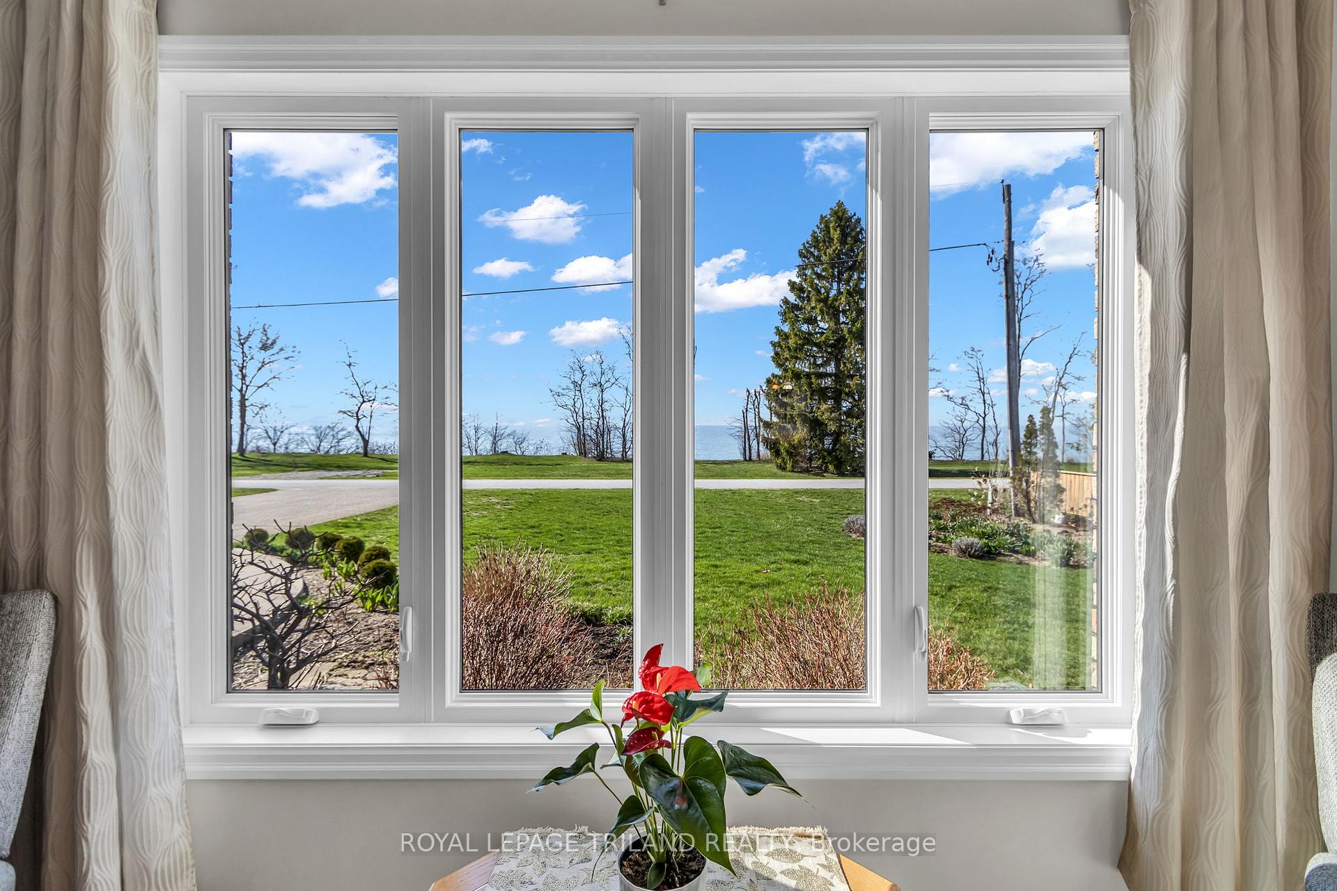 Photo 25 of 5257 Cliff Road, Lambton Shores — HOMEH