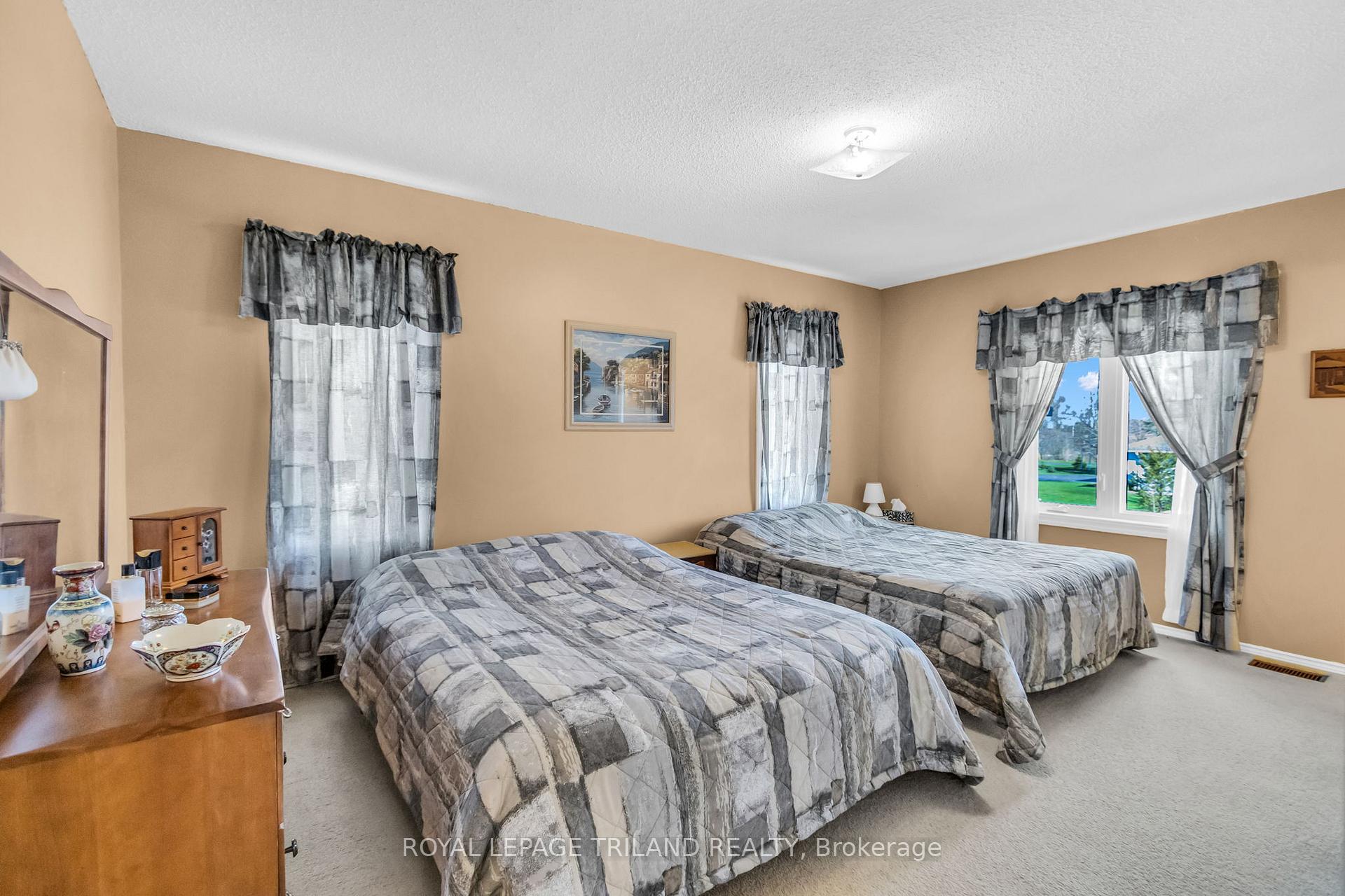 Photo 29 of 5257 Cliff Road, Lambton Shores — HOMEH