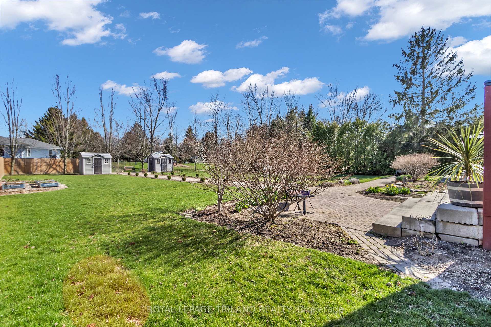 Photo 37 of 5257 Cliff Road, Lambton Shores — HOMEH