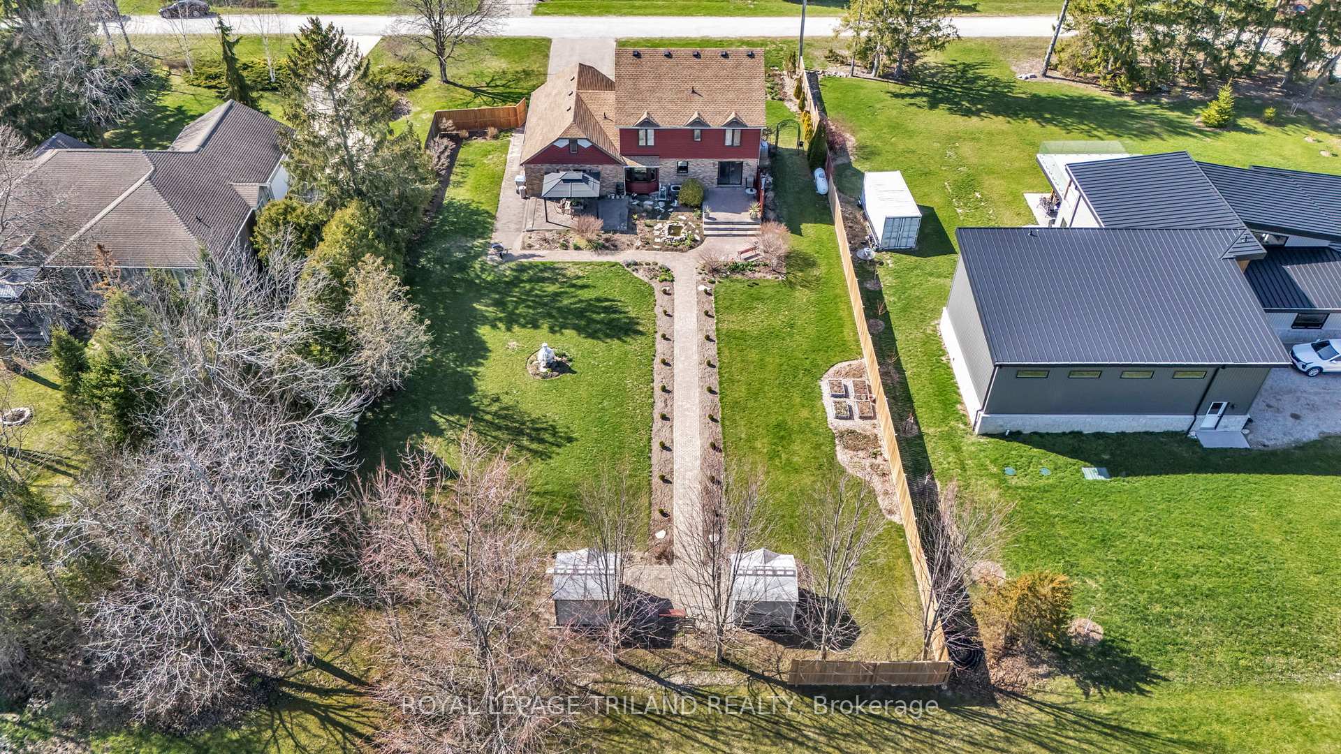 Photo 39 of 5257 Cliff Road, Lambton Shores — HOMEH