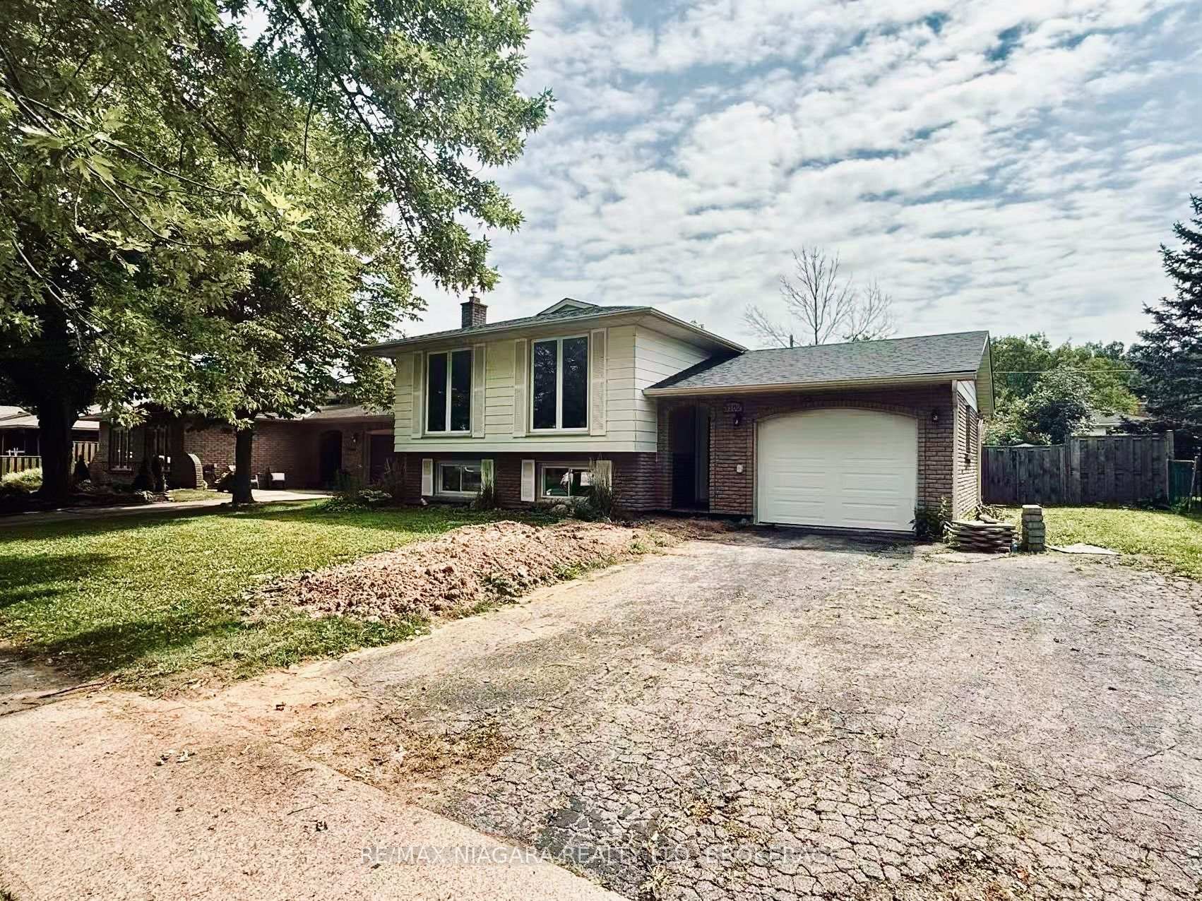 Photo 1 of 3102 Ussher Street, Niagara Falls, Chippawa — HOMEH