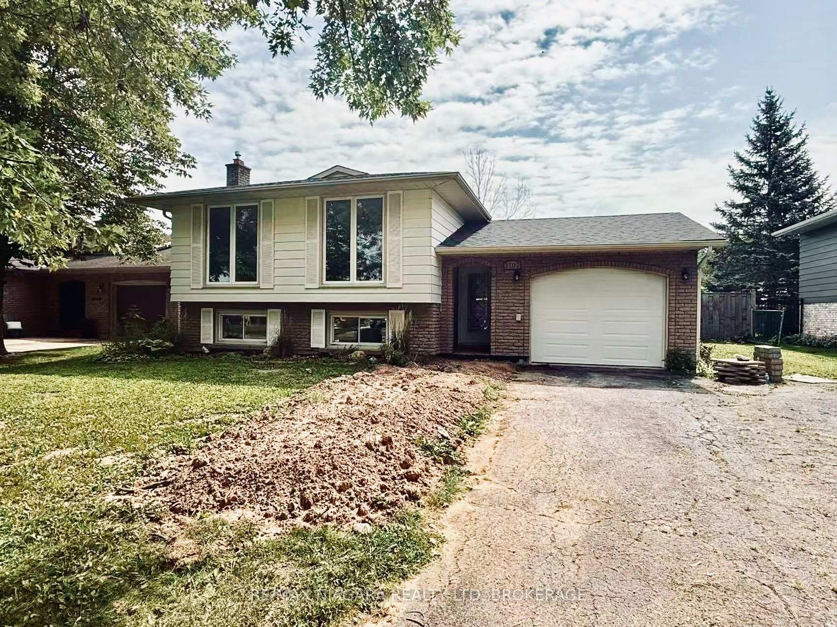 Photo 2 of 3102 Ussher Street, Niagara Falls, Chippawa — HOMEH
