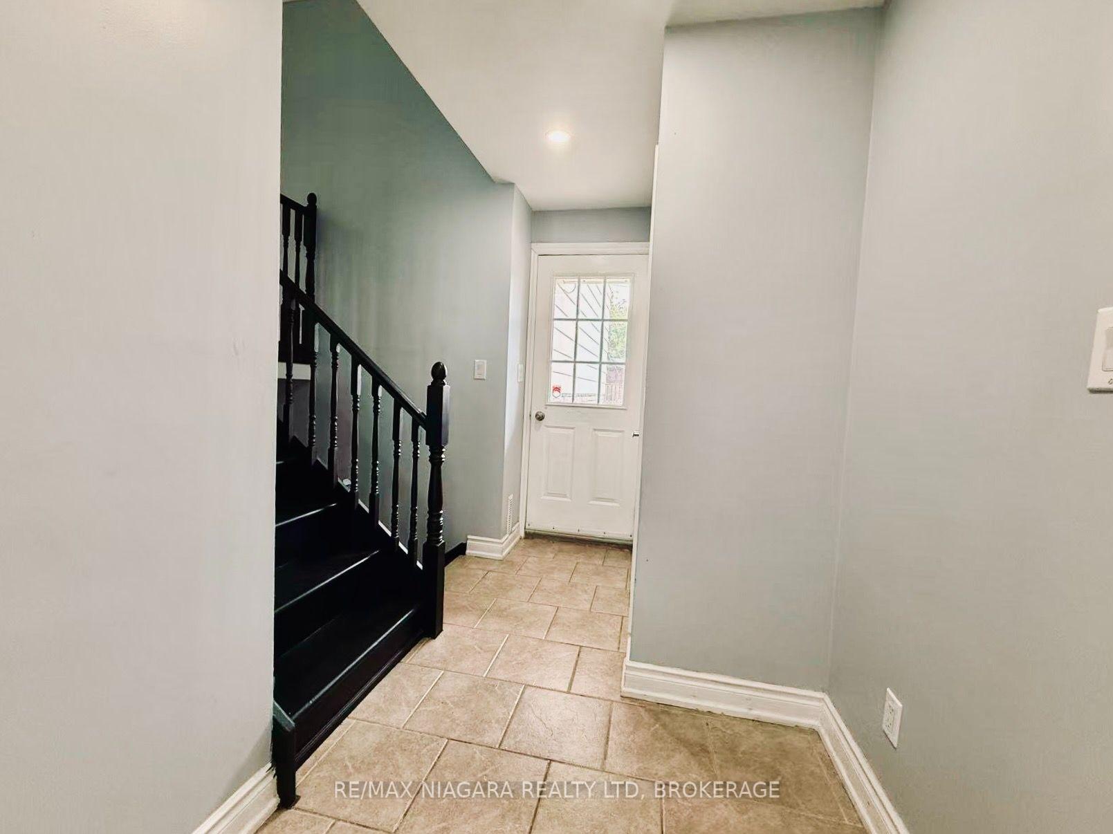 Photo 6 of 3102 Ussher Street, Niagara Falls, Chippawa — HOMEH