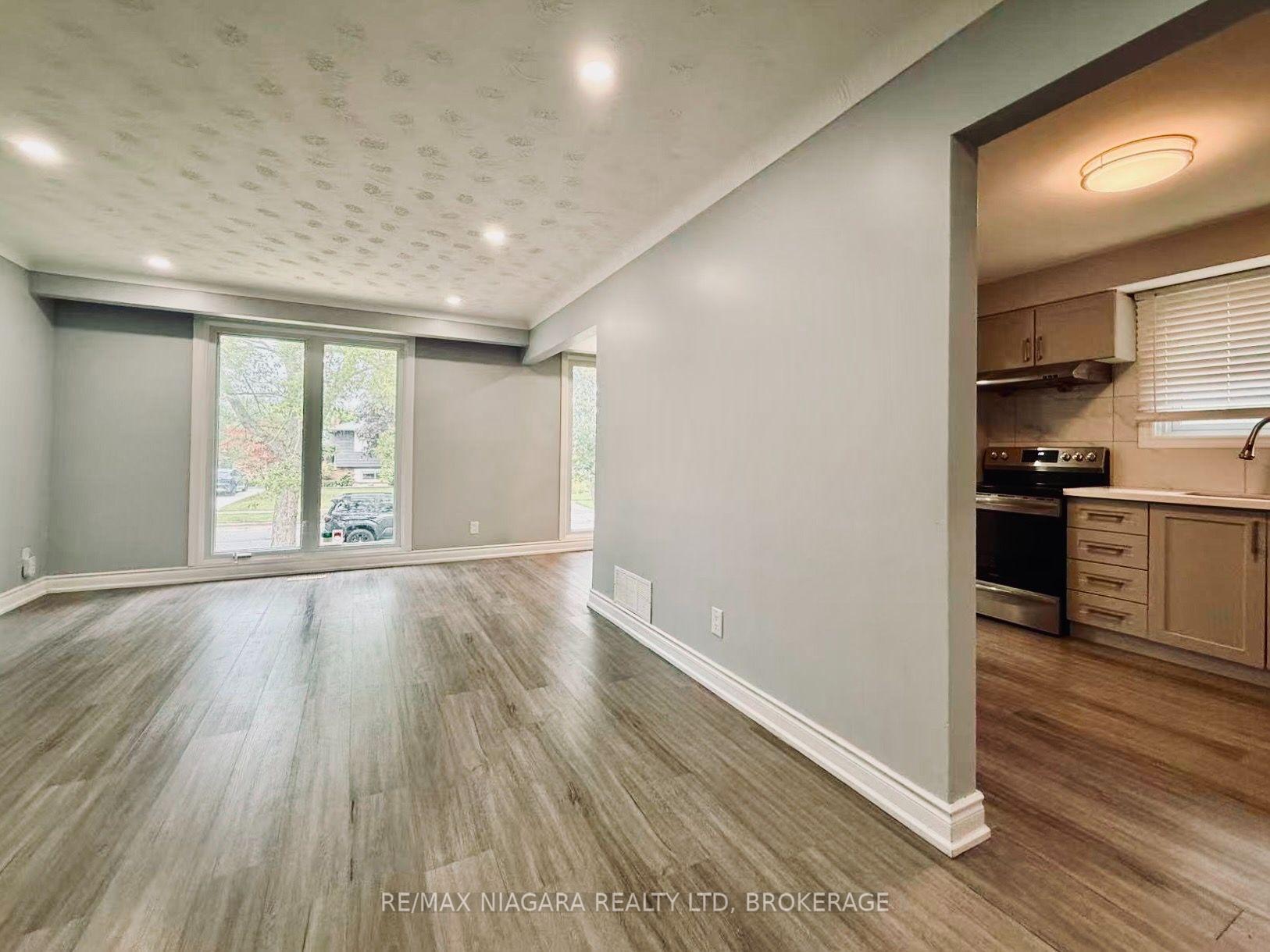 Photo 7 of 3102 Ussher Street, Niagara Falls, Chippawa — HOMEH
