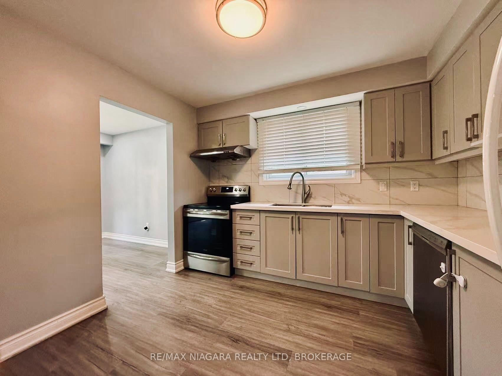 Photo 10 of 3102 Ussher Street, Niagara Falls, Chippawa — HOMEH