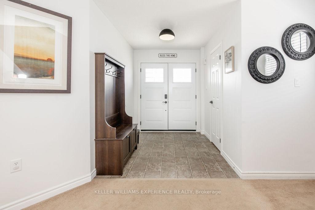 Photo 4 of 27 Michelle Drive, Barrie, Painswick South — HOMEH