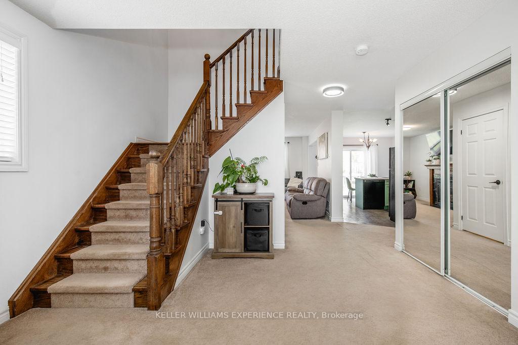 Photo 5 of 27 Michelle Drive, Barrie, Painswick South — HOMEH