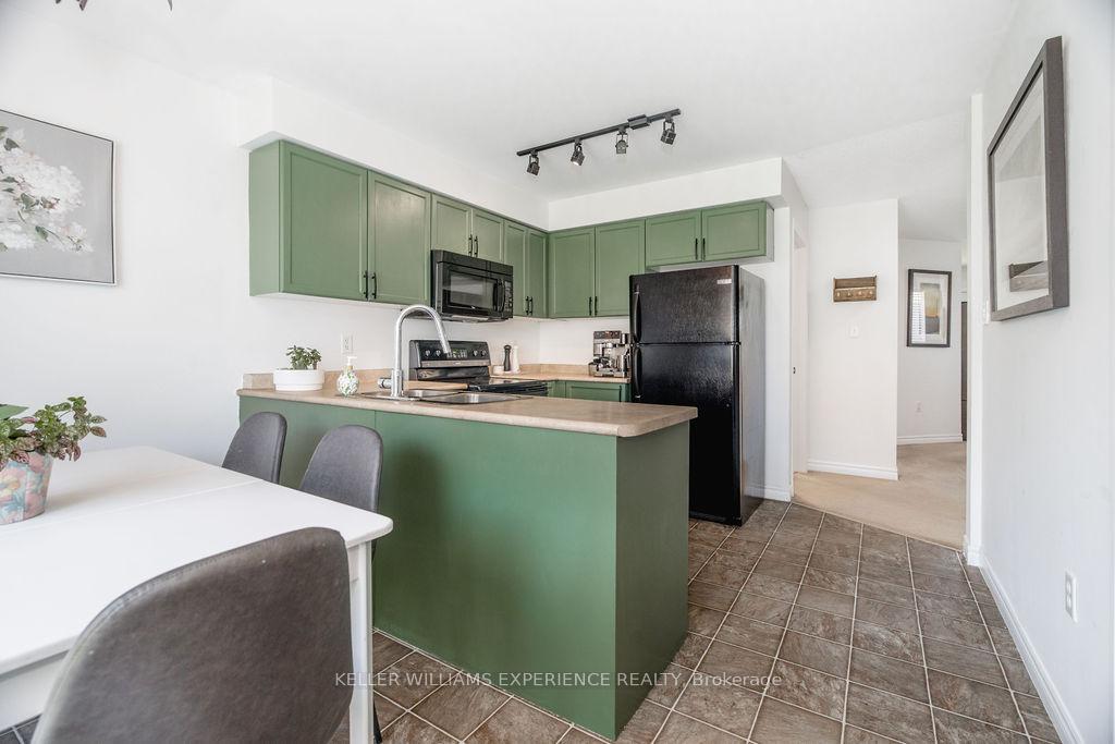 Photo 8 of 27 Michelle Drive, Barrie, Painswick South — HOMEH