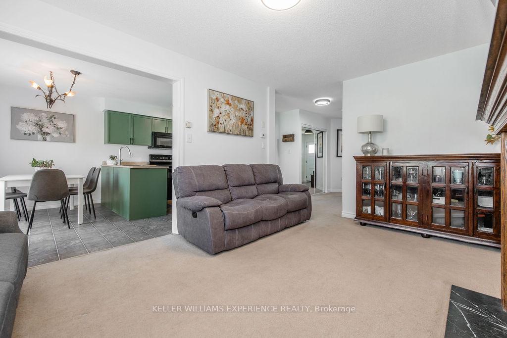 Photo 12 of 27 Michelle Drive, Barrie, Painswick South — HOMEH