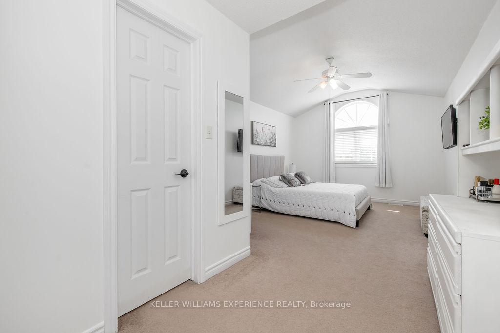 Photo 17 of 27 Michelle Drive, Barrie, Painswick South — HOMEH