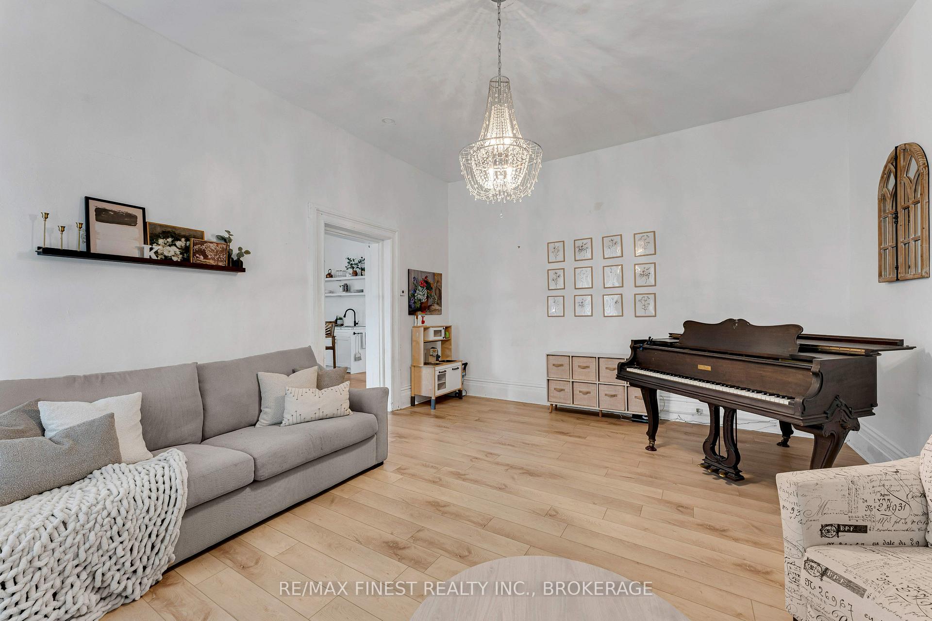 Photo 15 of 136 Robert Street, Greater Napanee, Greater Napanee — HOMEH