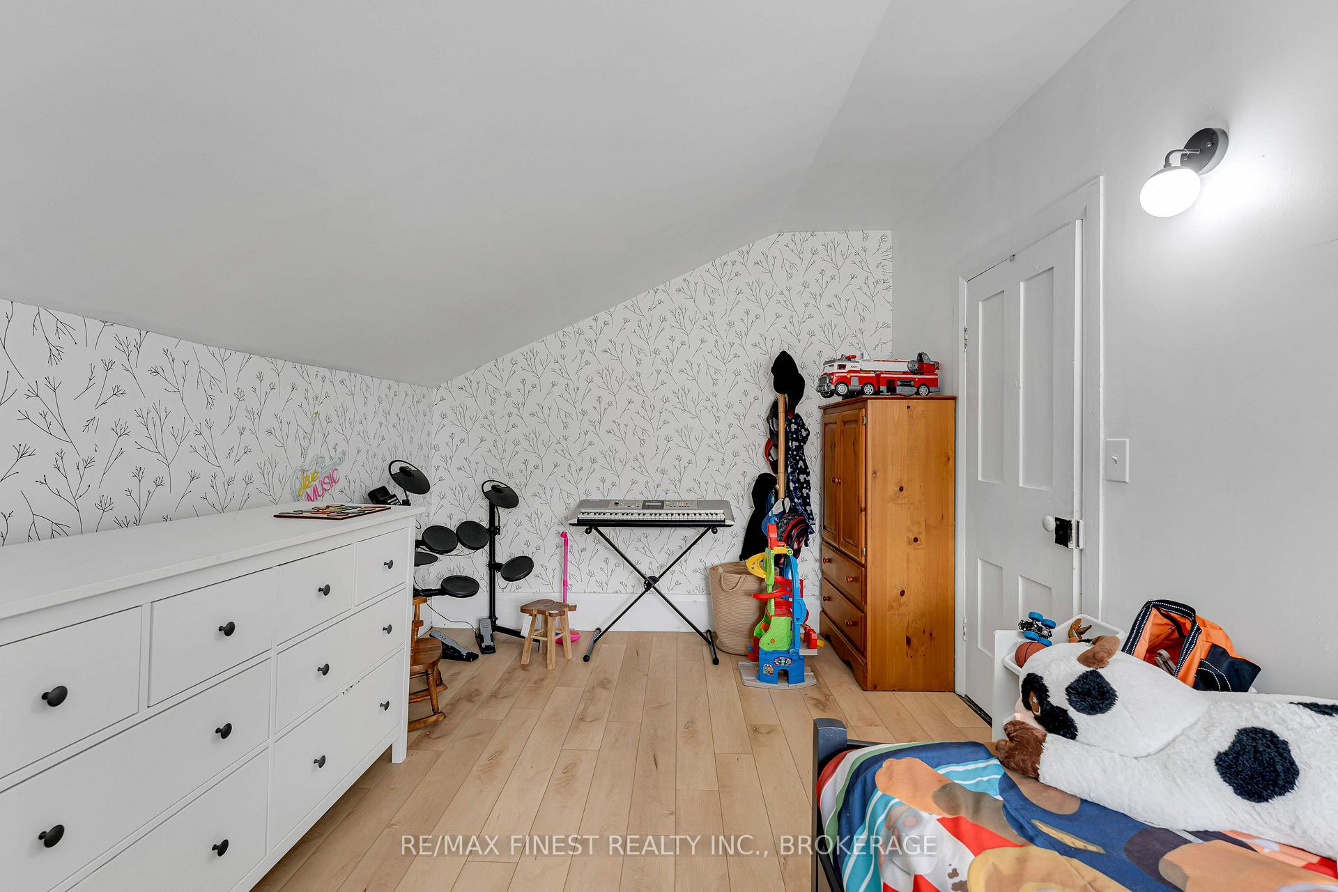 Photo 36 of 136 Robert Street, Greater Napanee, Greater Napanee — HOMEH