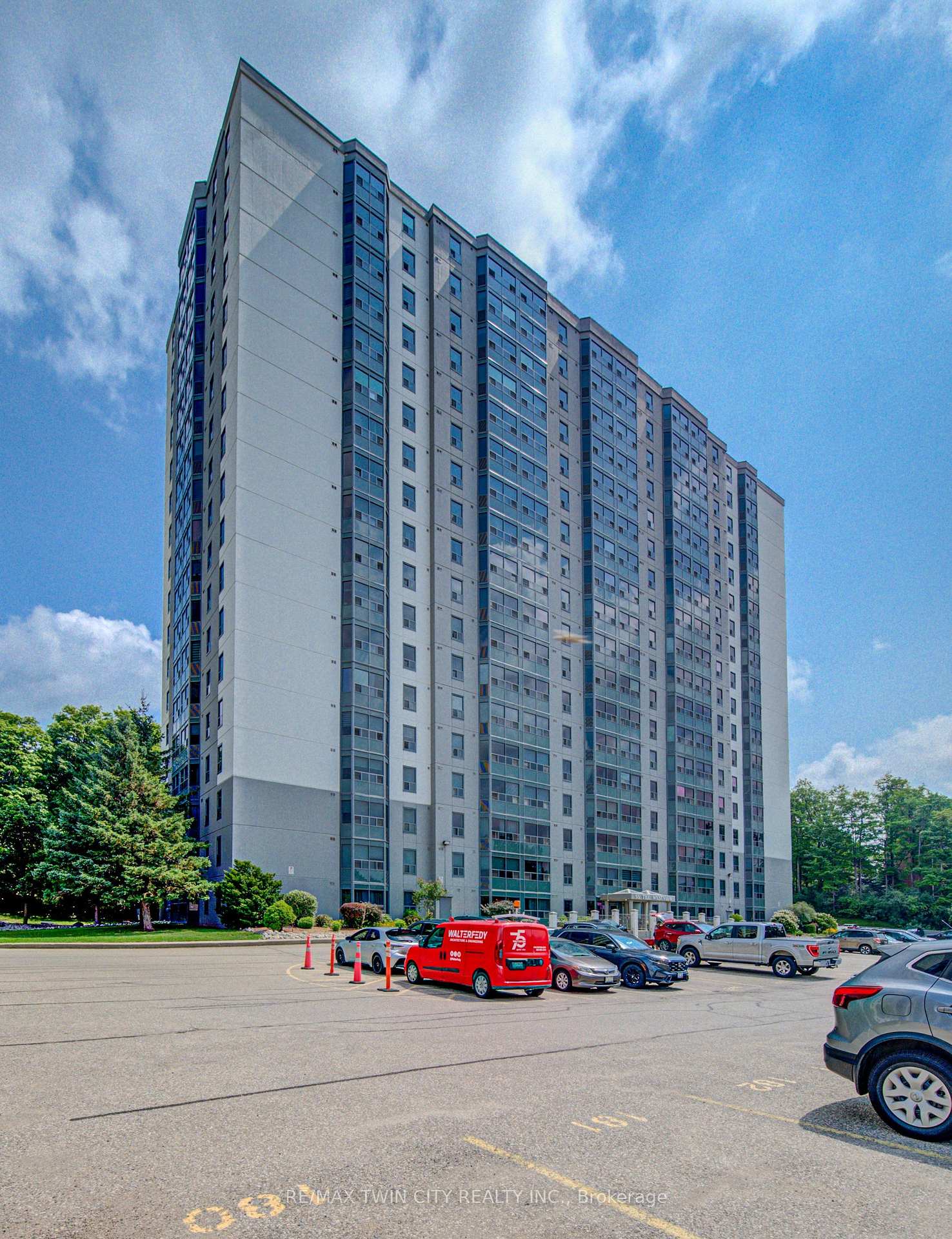 Photo 5 of Unit 608, 55 Green Valley Drive, Kitchener, Pioneer Park — HOMEH