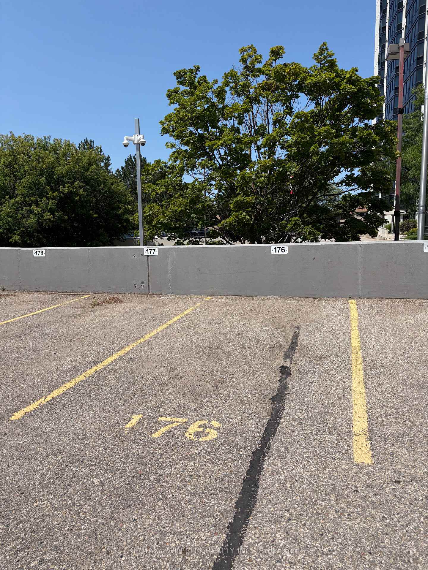 Photo 24 of Unit 608, 55 Green Valley Drive, Kitchener, Pioneer Park — HOMEH