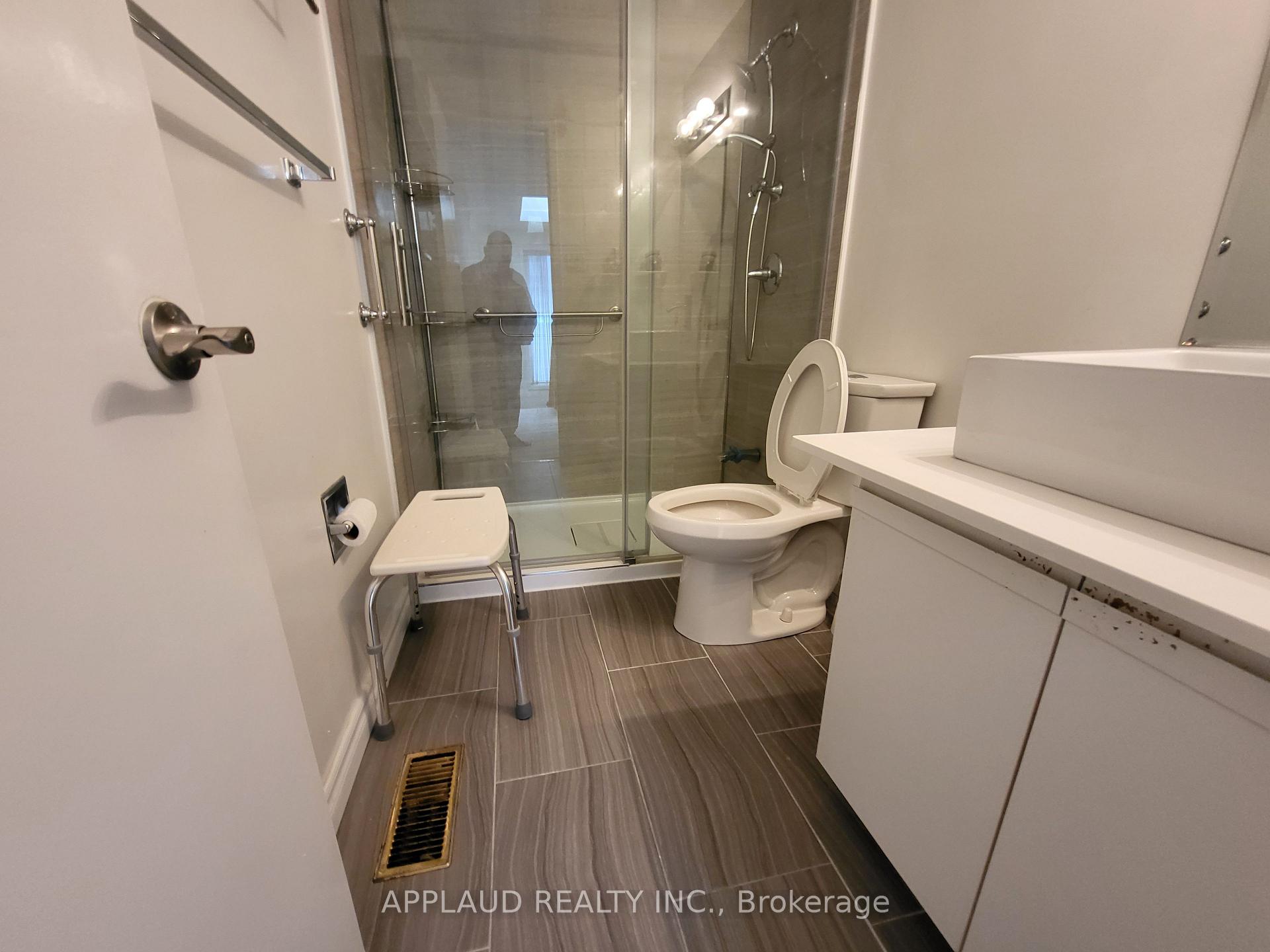 Photo 12 of 19 Protea Gardens, North York, Bayview Village — HOMEH