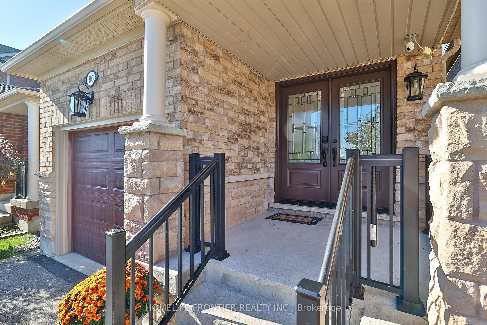 Photo 2 of 86 Venice Gate Drive, Vaughan, Vellore Village — HOMEH
