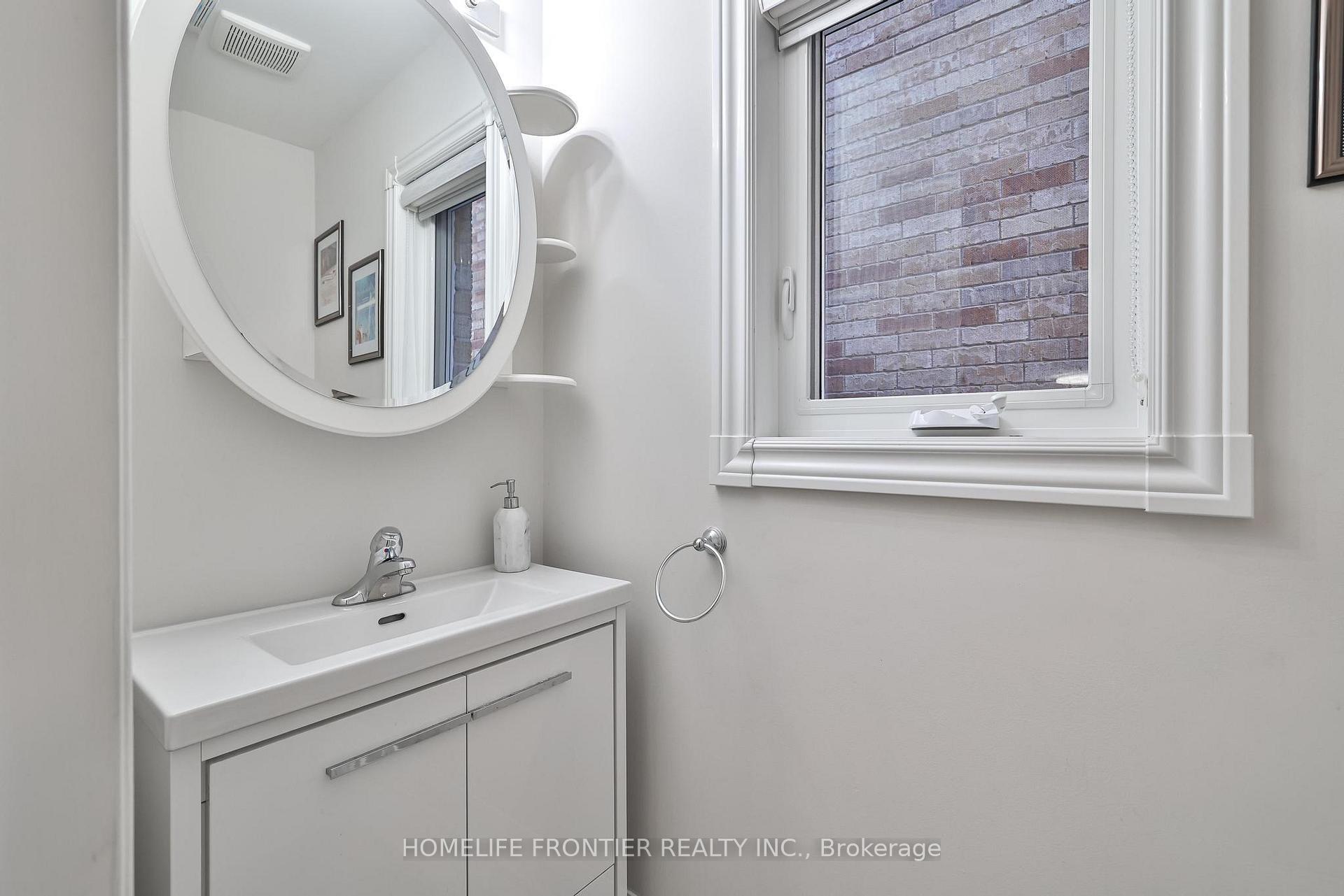 Photo 6 of 86 Venice Gate Drive, Vaughan, Vellore Village — HOMEH