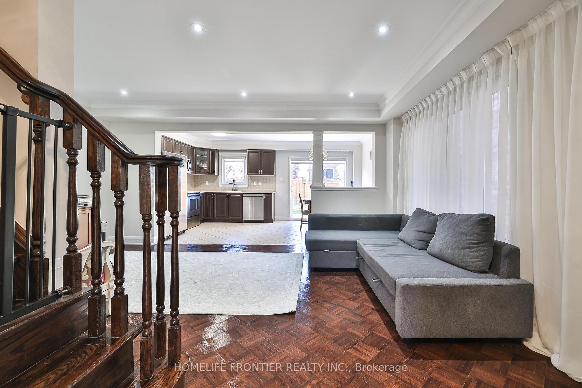Photo 7 of 86 Venice Gate Drive, Vaughan, Vellore Village — HOMEH