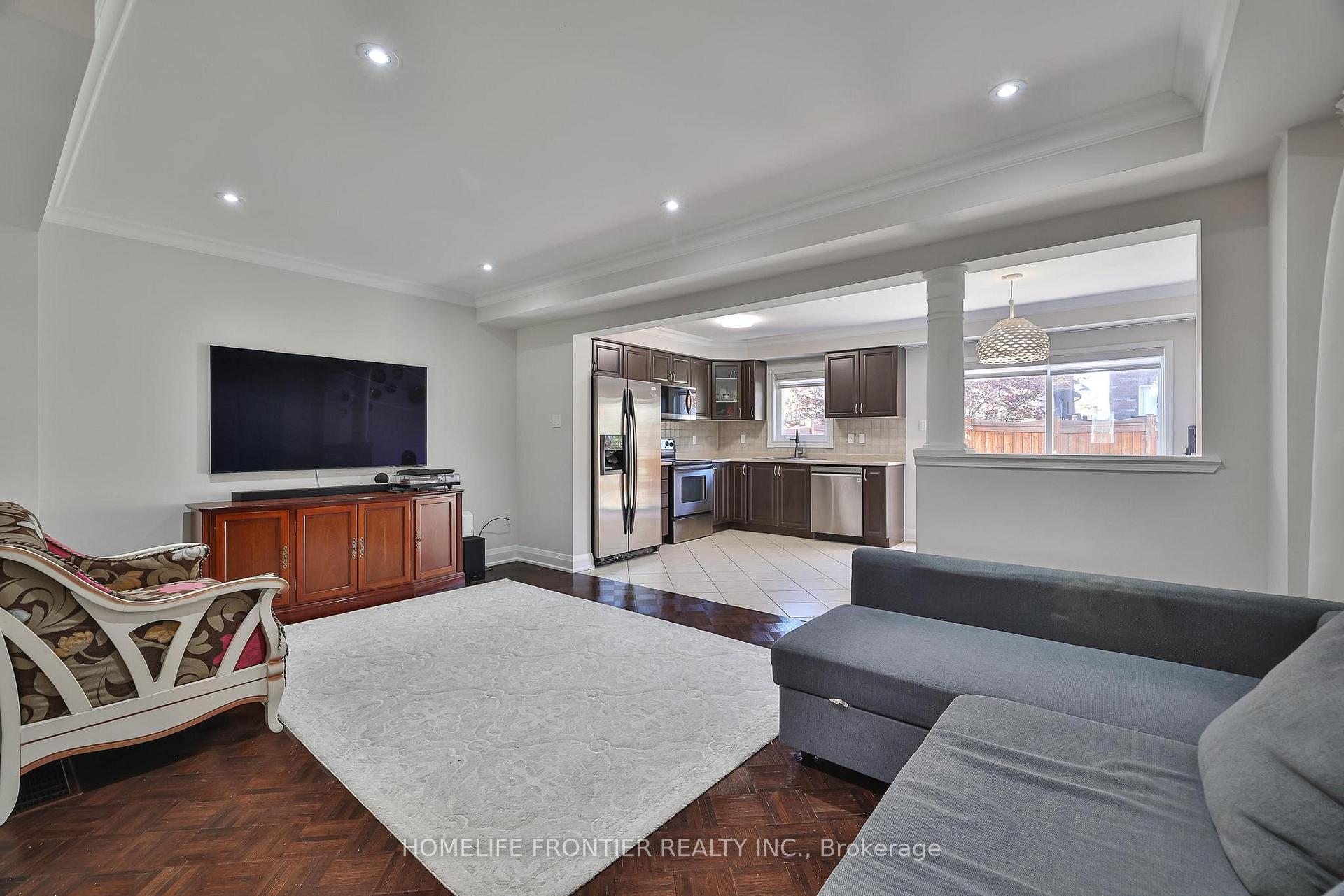 Photo 9 of 86 Venice Gate Drive, Vaughan, Vellore Village — HOMEH