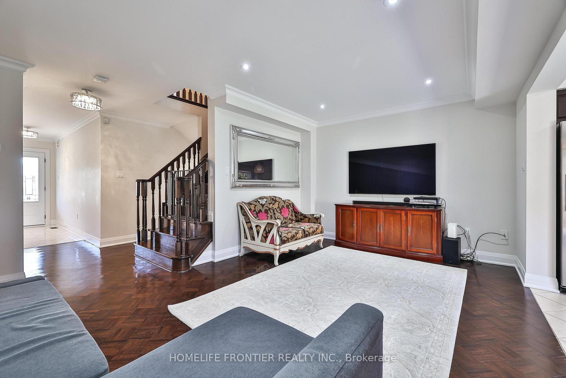 Photo 12 of 86 Venice Gate Drive, Vaughan, Vellore Village — HOMEH