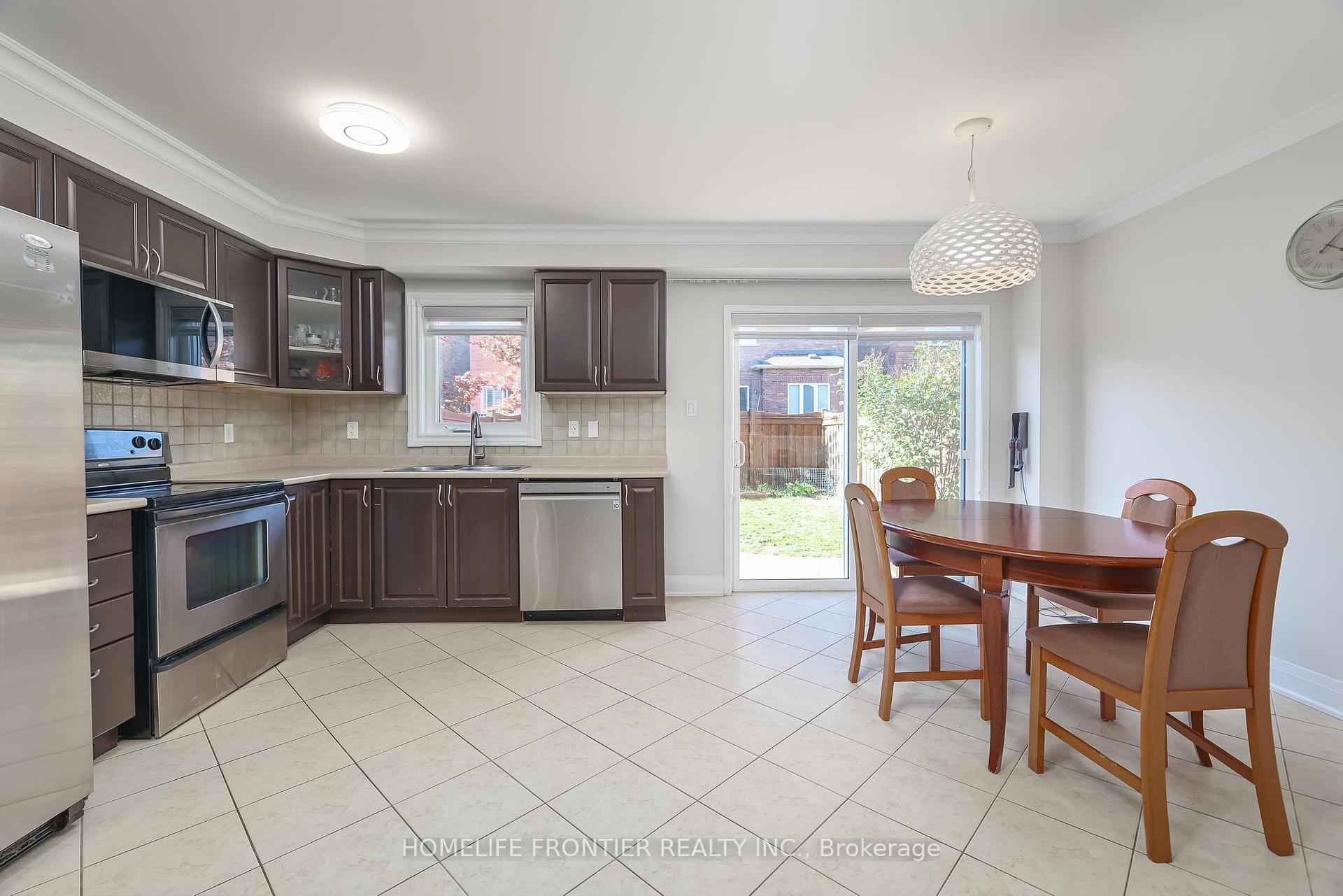 Photo 14 of 86 Venice Gate Drive, Vaughan, Vellore Village — HOMEH