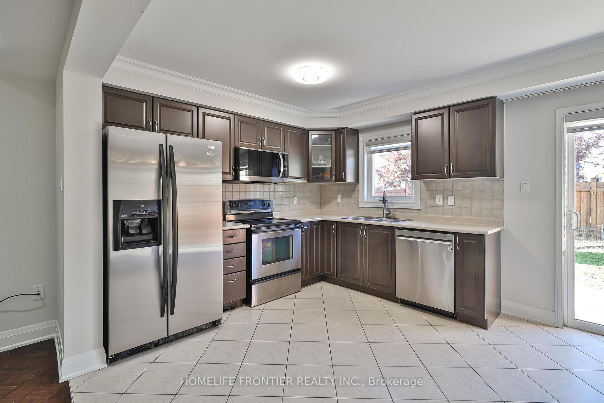 Photo 15 of 86 Venice Gate Drive, Vaughan, Vellore Village — HOMEH