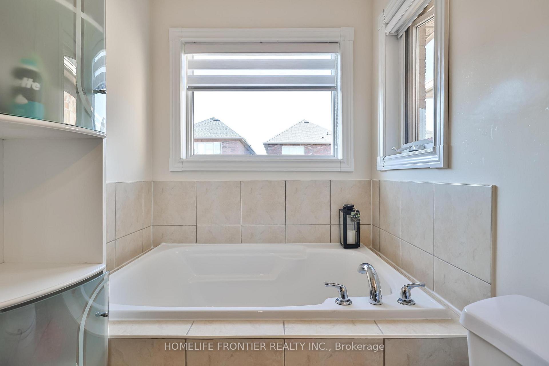 Photo 26 of 86 Venice Gate Drive, Vaughan, Vellore Village — HOMEH