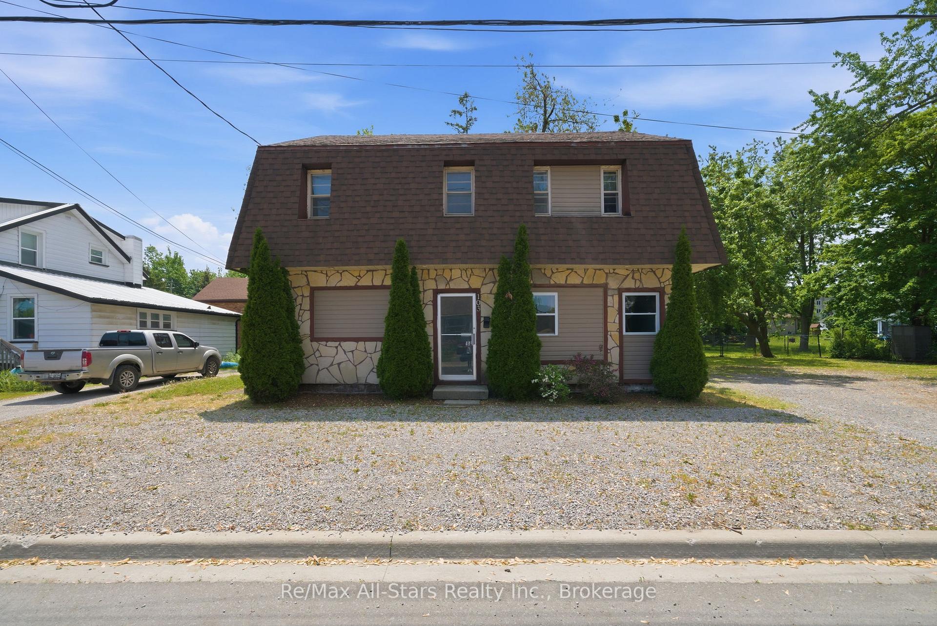 Front of 103 Durham Street W