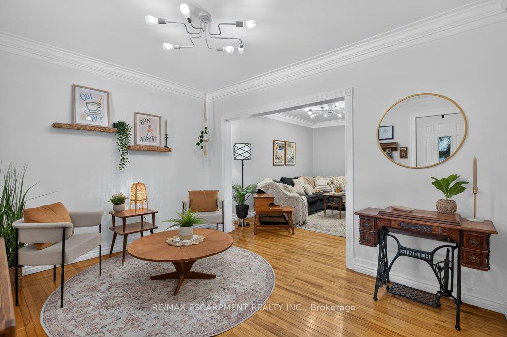 Photo 4 of 15 Crockett Street, Hamilton, Eastmount — HOMEH