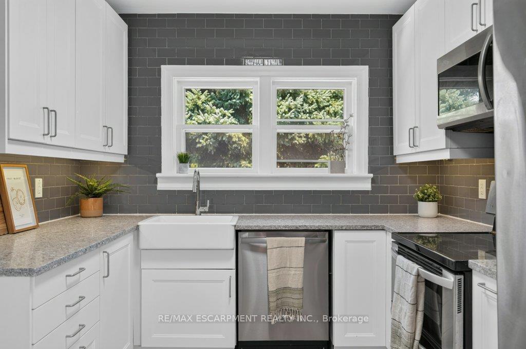 Photo 21 of 15 Crockett Street, Hamilton, Eastmount — HOMEH
