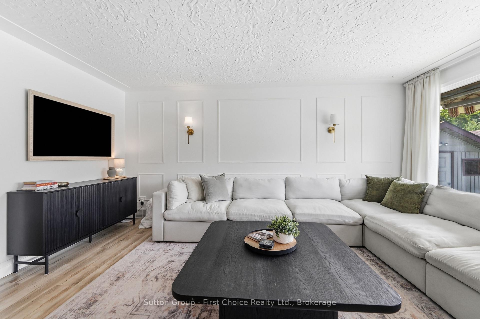 Photo 14 of 29 Windemere Crescent, Stratford — HOMEH
