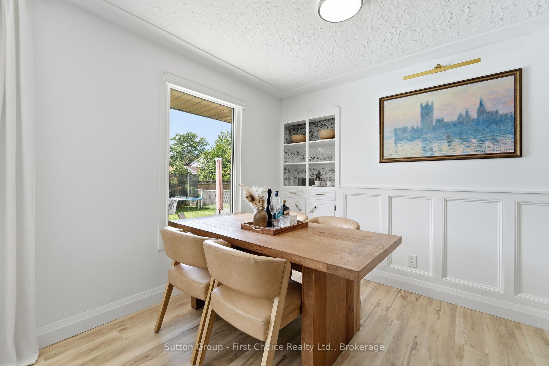 Photo 21 of 29 Windemere Crescent, Stratford — HOMEH