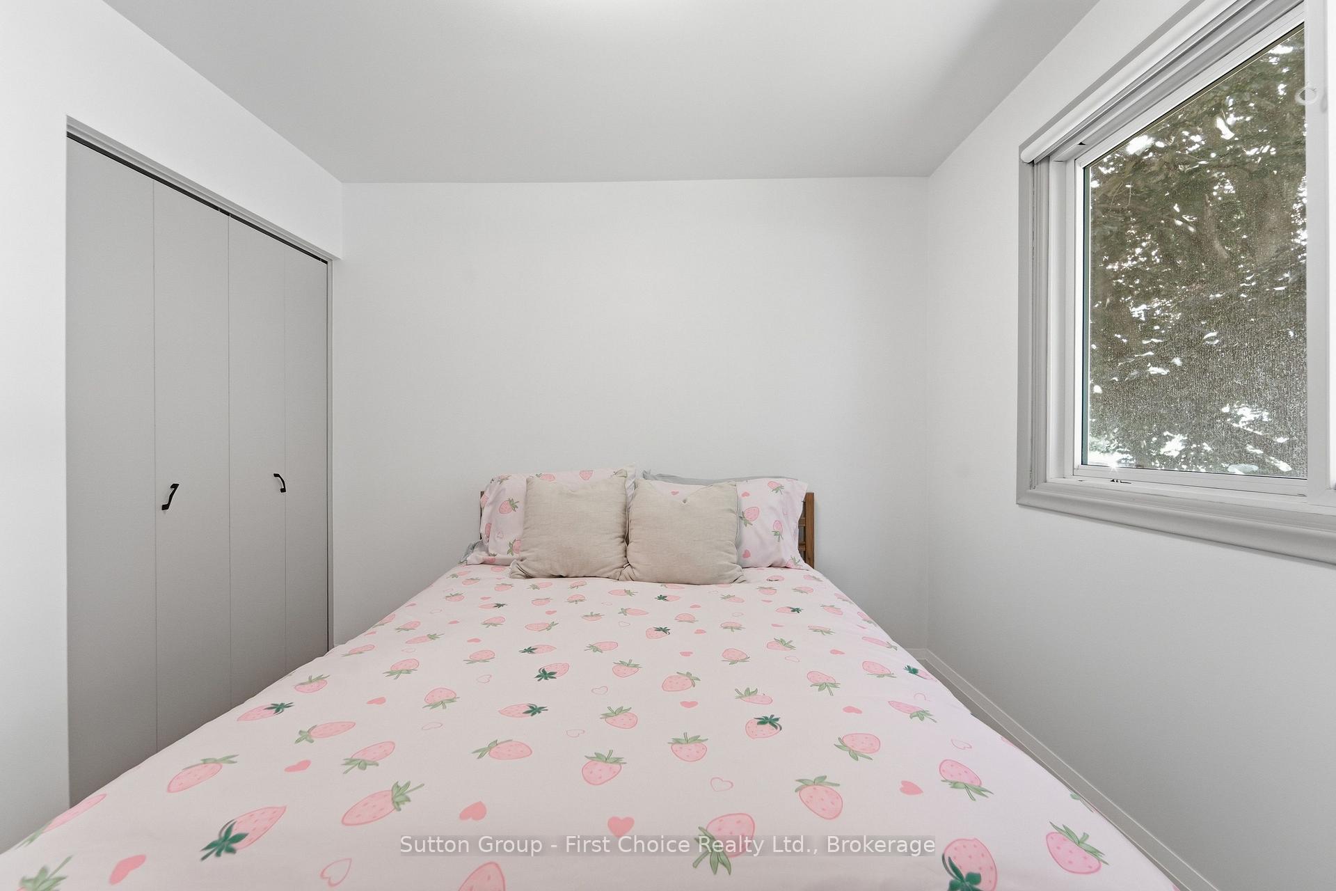 Photo 24 of 29 Windemere Crescent, Stratford — HOMEH