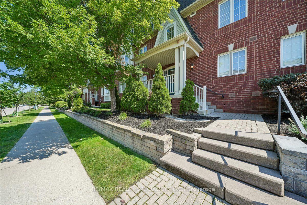 Photo 3 of Unit 5, 614 Shoreline Drive, Mississauga, Cooksville — HOMEH